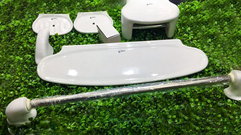 bo-phu-kien-phong-tam-inax-h-ac480v6-6-mon-su-1 Bộ-phụ-kiện-phòng-tắm-INAX-H-AC480V6-6-món-sứ