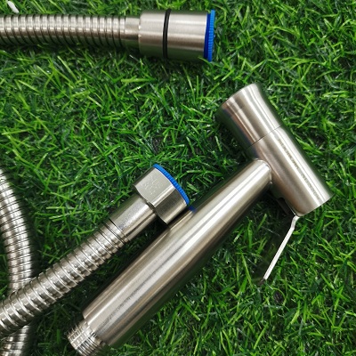 dau-voi-xit-ve-sinh-bon-cau